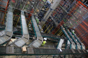 vue aérienne intérieur entrepôt