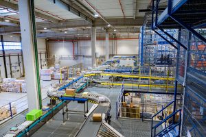 vue aérienne intérieur entrepôt