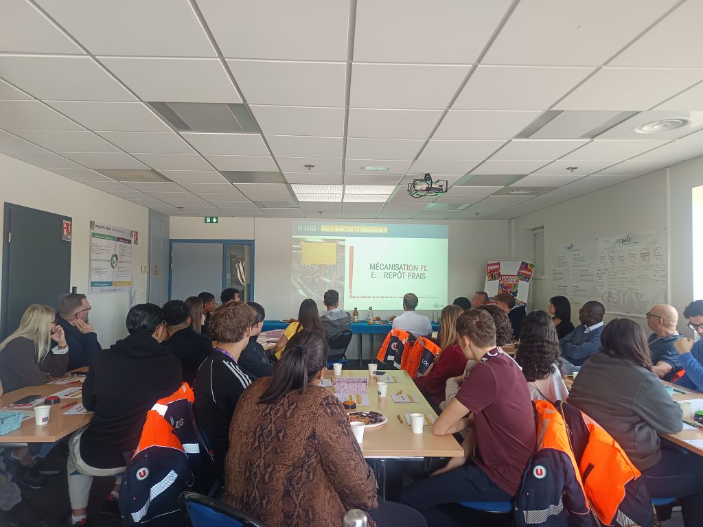 Présentation du fonctionnement et de la mécanisation U LOG devant la nouvelle promotion d'alternants.